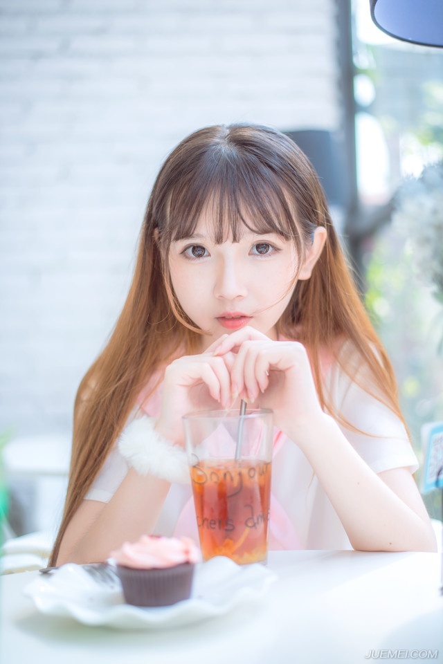 “结阵！”袍泽的死亡并没有让虎卫统领有任何感情波动，只是冷漠的一声怒喝之后，眸子里却是闪烁着一股难言的渴望，那是对战斗、对鲜血的渴望。
